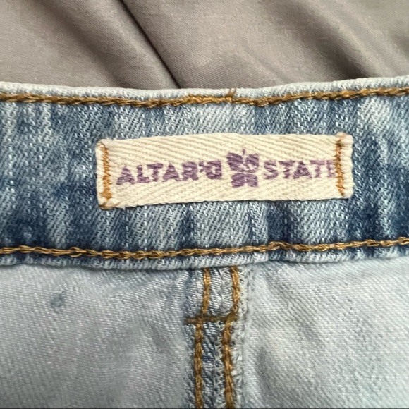 Altar’d State Cut Off Denim Shorts Frayed Hem 27 Light Wash - Picture 13 of 14